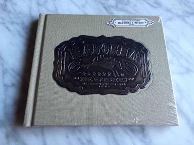 madonna-music-cd-2000-sealed-ltd-ed-buckle-cover-tan-hessian-rare-rebel-heart