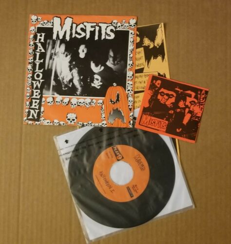 Misfits Halloween 7  1st Press 1981 Light Orange jacket   80s Starliner Sticker