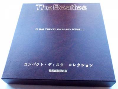 The Beatles   S Pepper Yellow Sub White   Ltd Edition CD boxset book badge print