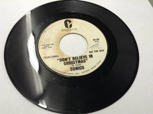 SONICS   WAILERS   DON T BELIEVE IN CHRISTMAS   SPIRIT   PROMO 45 7  VG   player