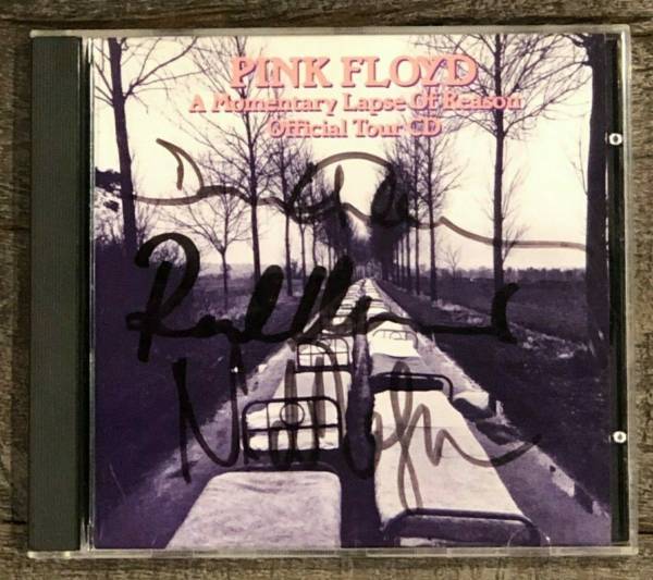 PINK FLOYD   AUTOGRAPHED SIGNED MOMENTARY LAPSE OF REASON OFFICIAL TOUR PROMO CD