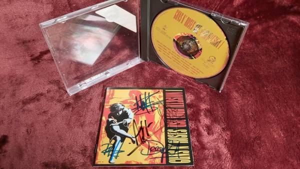 Hand Signed   Guns N Roses   Use Your Illusion I CD