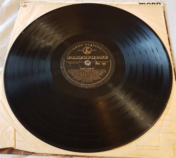 Beatles Please Please Me 1st Press UK LP GOLD   BLACK Labels  MONO  Dick James