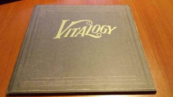PEARL JAM Vitalogy   original vinyl LP   U S A   Epic        E 66900 