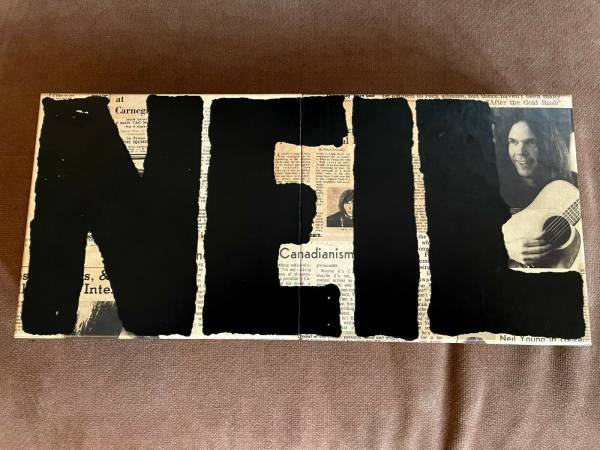 neil-young-archives-vol-1-1963-1972-8-disc-cd-set