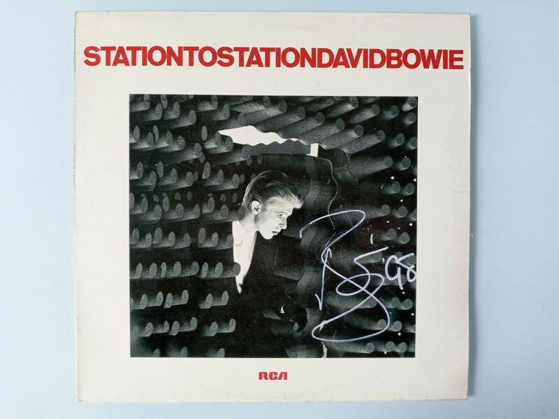David Bowie station to station Lp signed in 1998 in movie set