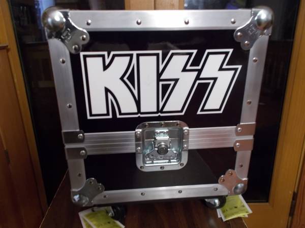 Kiss Kissteria Ultimate Vinyl Roadcase 17 sealed LPs beaut case inserts