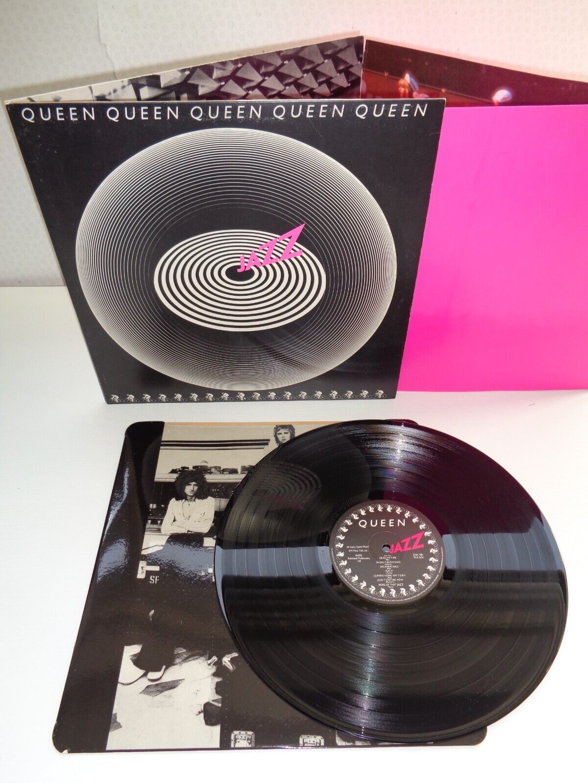 QUEEN-JAZZ...SUPERB  RARE  COMPLETE  1ST UK PRESS N/MINT VINYL LP 1978