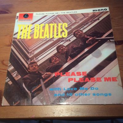 Rare beatles please please me Black   Gold 1st pressing vinyl album from 1963