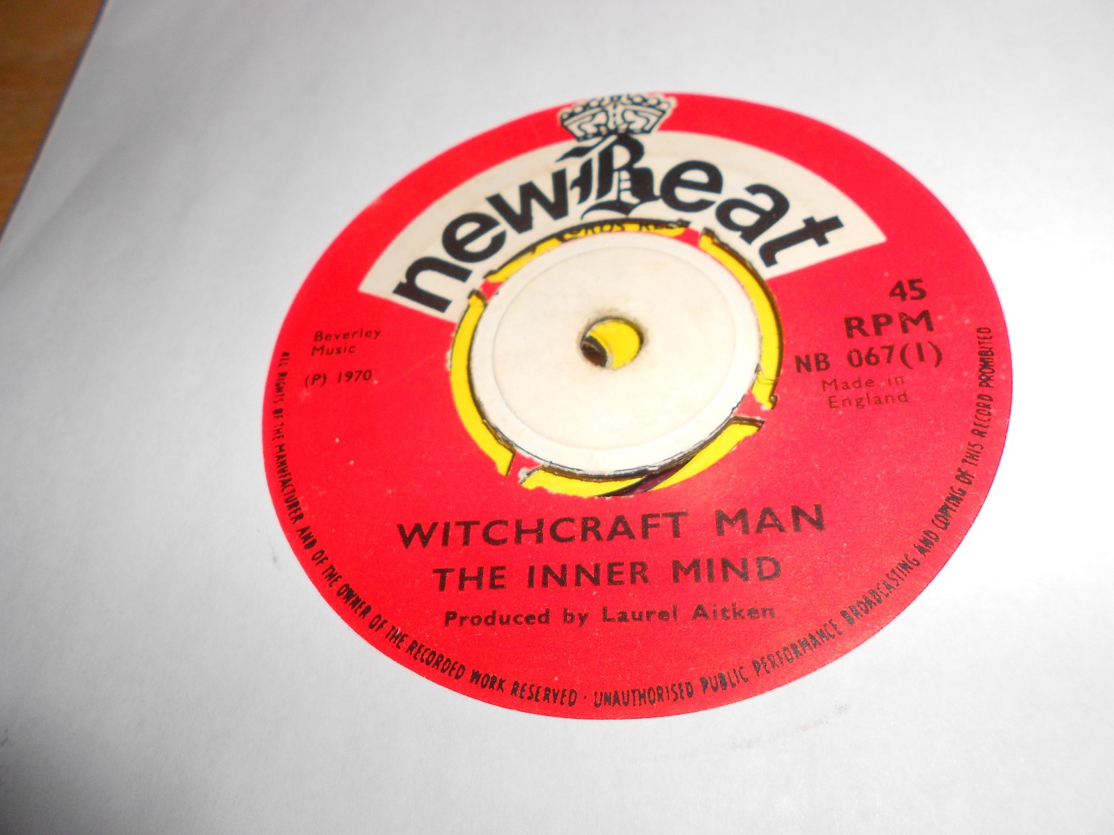 the inner mind   vinyl 45      NEWBEAT    witchcraft man/night in cairo