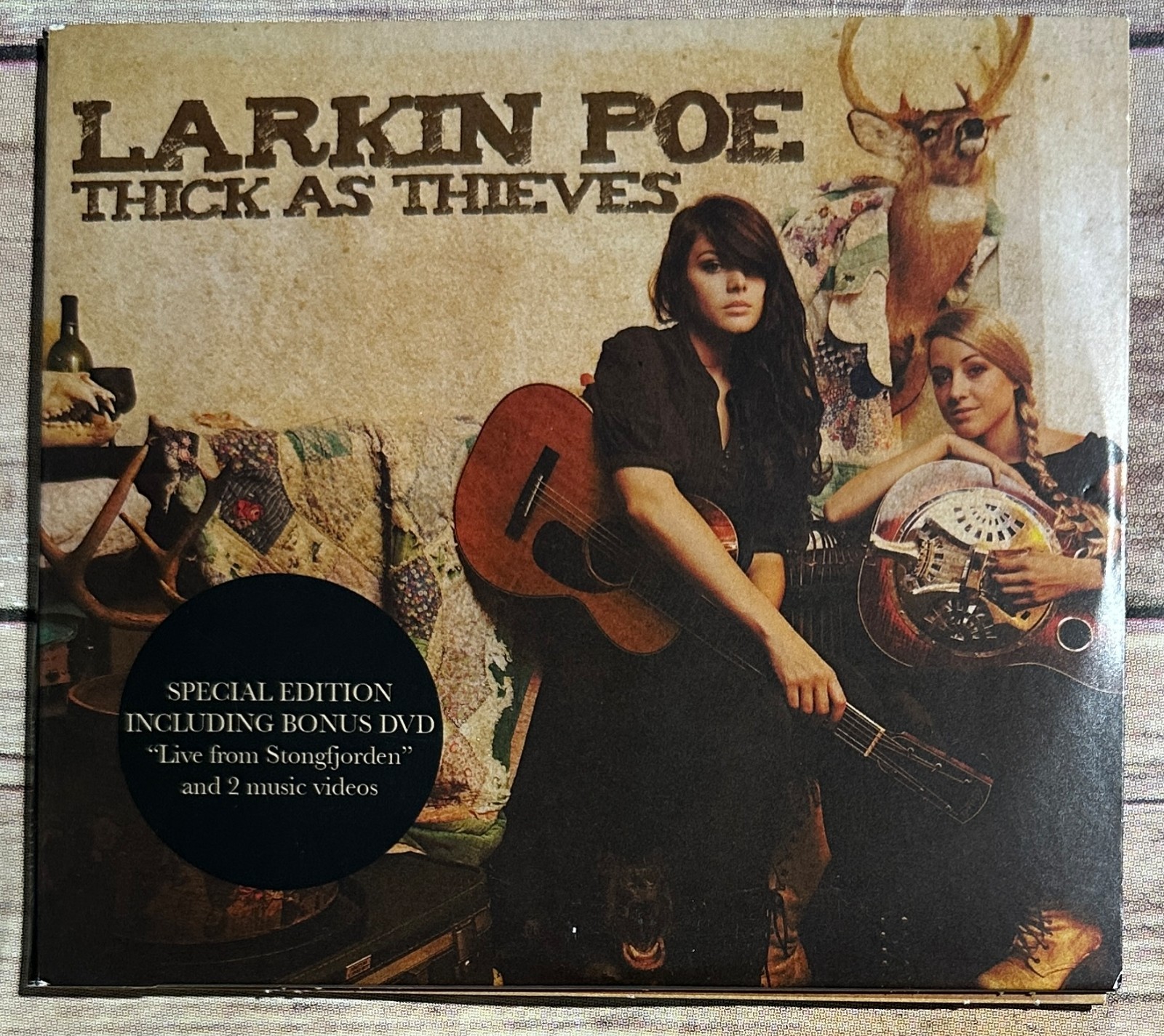 Larkin Poe / THICK AS THIEVES SPECIAL EDITION  CD DVD      Edvins EDVIN0011