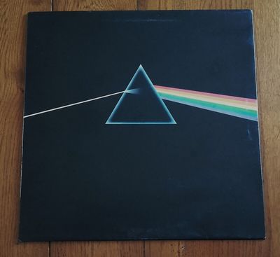 LP 33t 12  PINK FLOYD The dark side of the moon  no posters nor cards  U K 1973