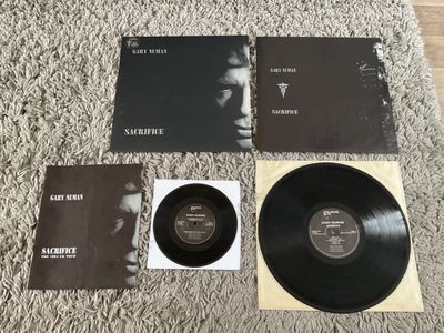 Gary Numan    Sacrifice    Orig 1994 U K  vinyl Lp   7 inch   inner   Tour programme