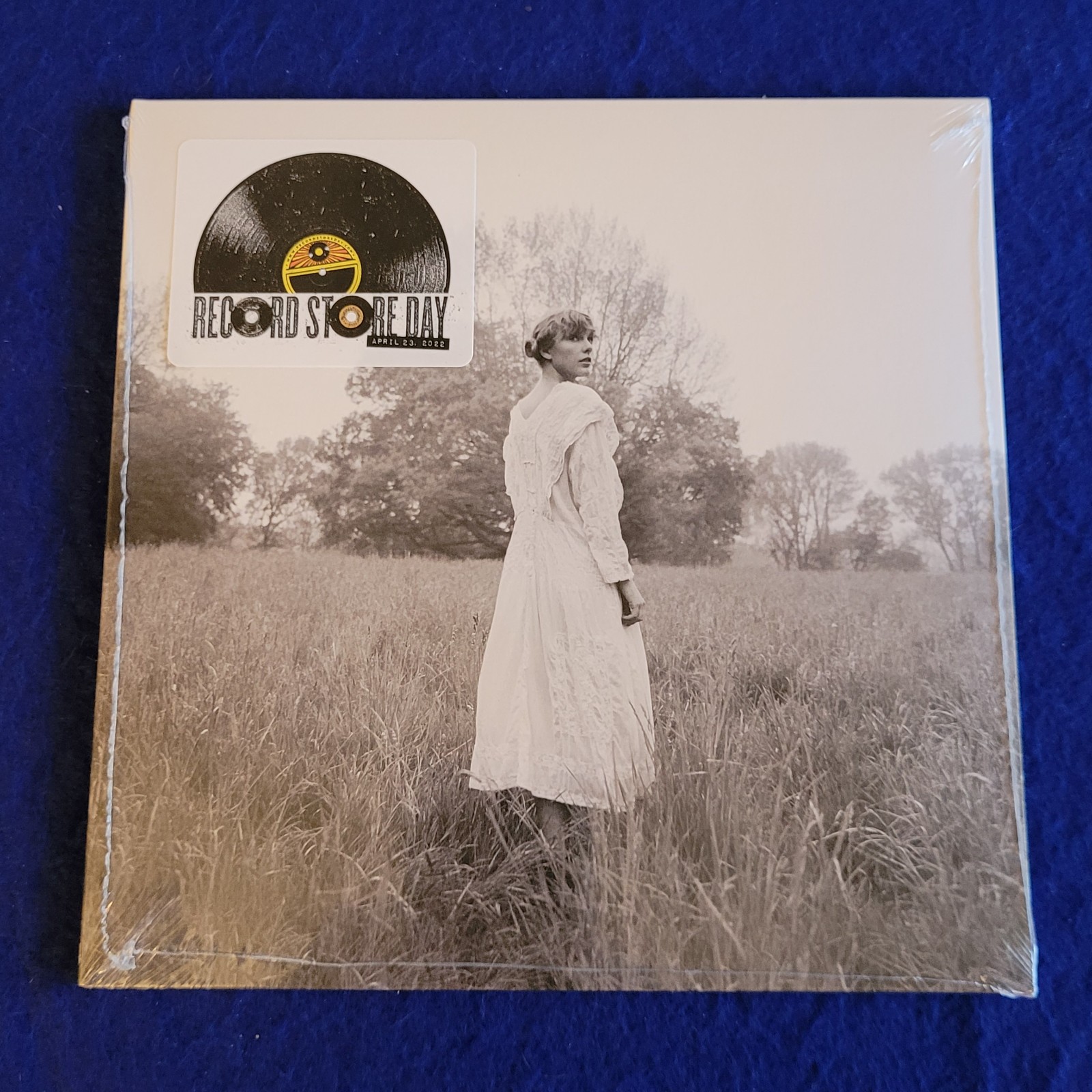AUTHENTIC RARE Taylor Swift The Lakes Record Store Day Vinyl 7  Single - RSD BF