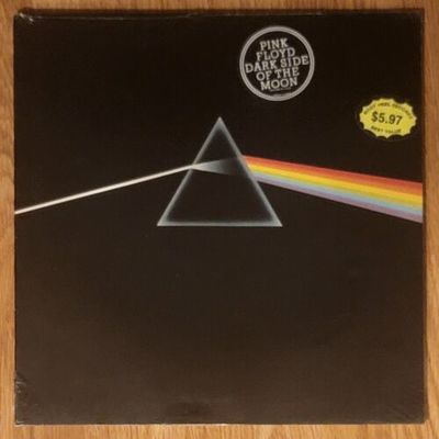 PINK FLOYD DARK SIDE OF THE MOON STILL SEALED FIRST PRESSING w  POSTERS   CARDS