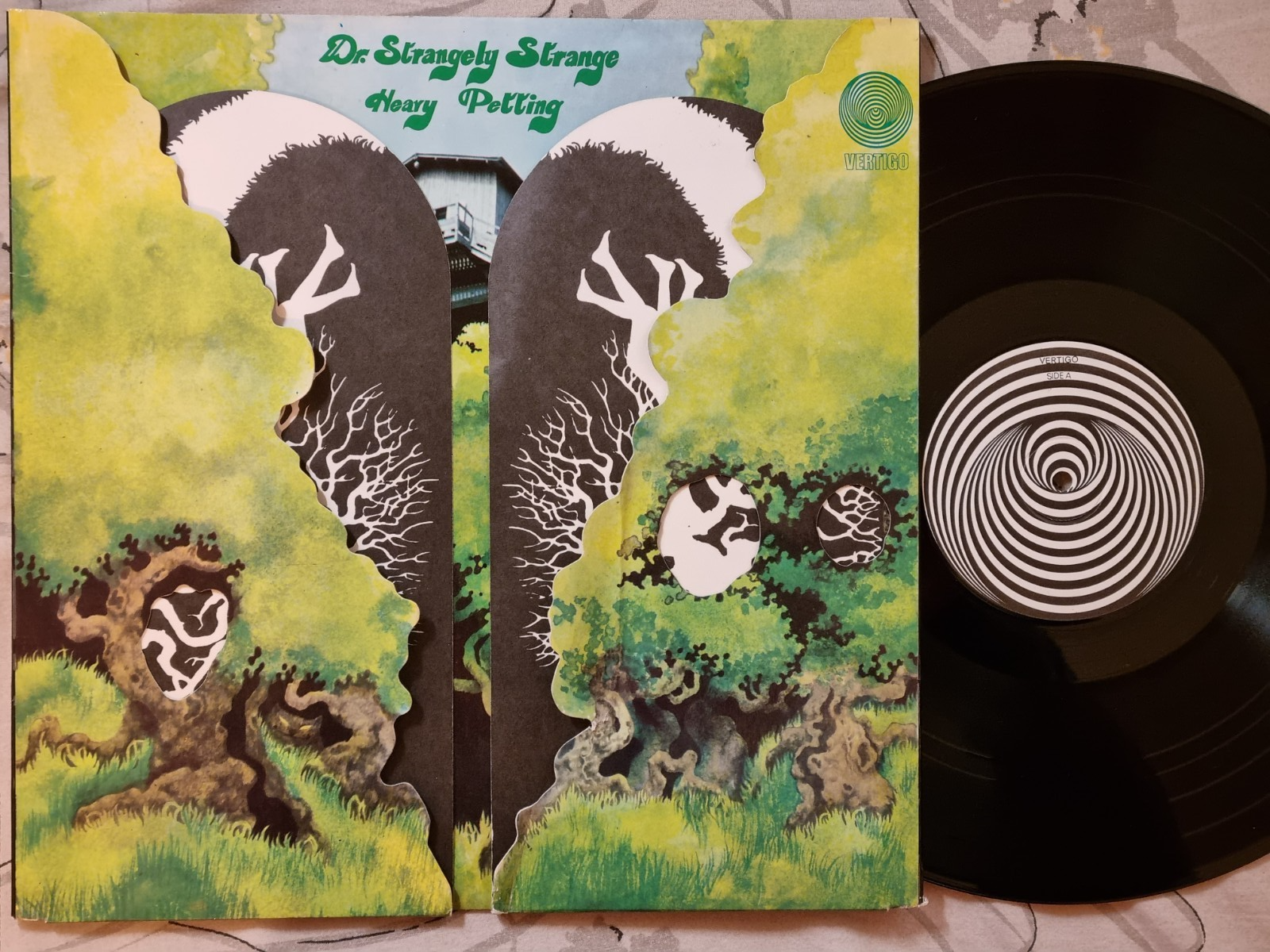 Irish psych folk LP  DR STRANGELY STRANGE  Heavy Petting  / German  swirl   ori.