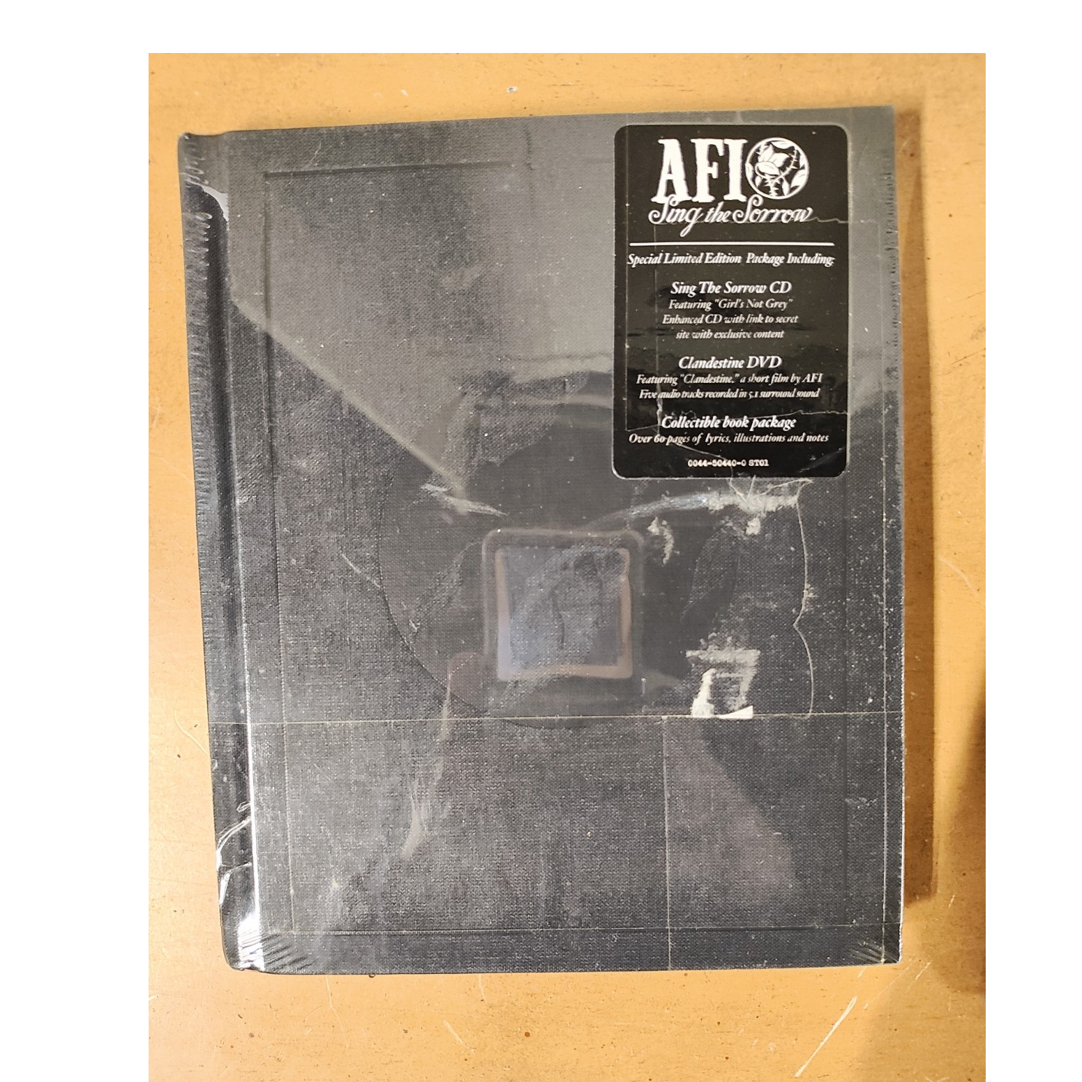 AFI Sing the Sorrow Special Limited Edition CD   DVD Book Package