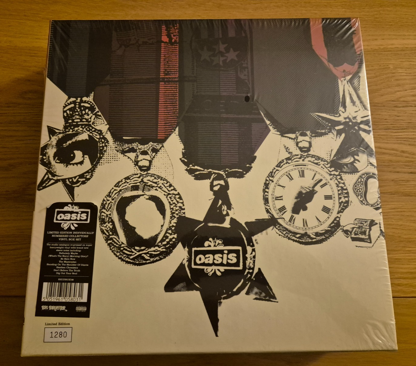Oasis - 2009 Collectors BoxSet - 8 x LP Album BoxSet  RKIDBOX58  MINT / RARE 