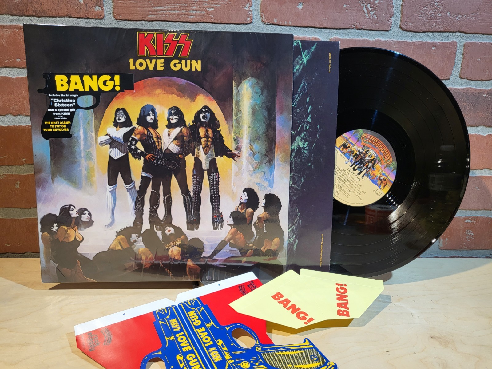 KISS Love Gun 180 gram LP in Shrink   Hype