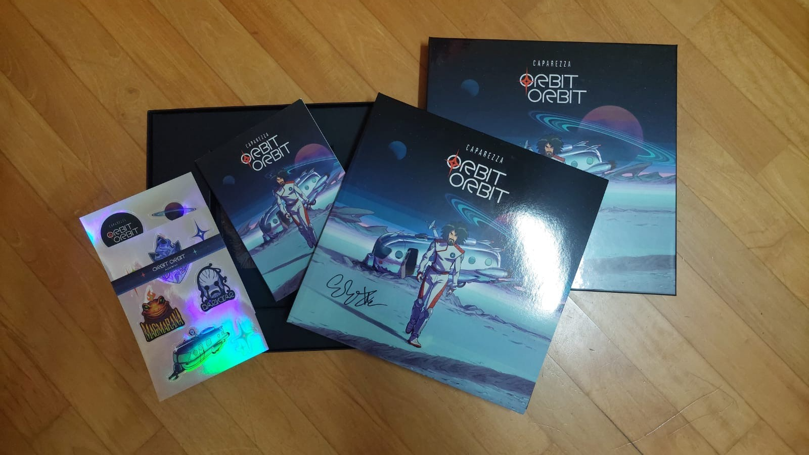 Caparezza     Orbit/Orbit Space Box - Edizione Limitata AUTOGRAFATA LP   Fumetto