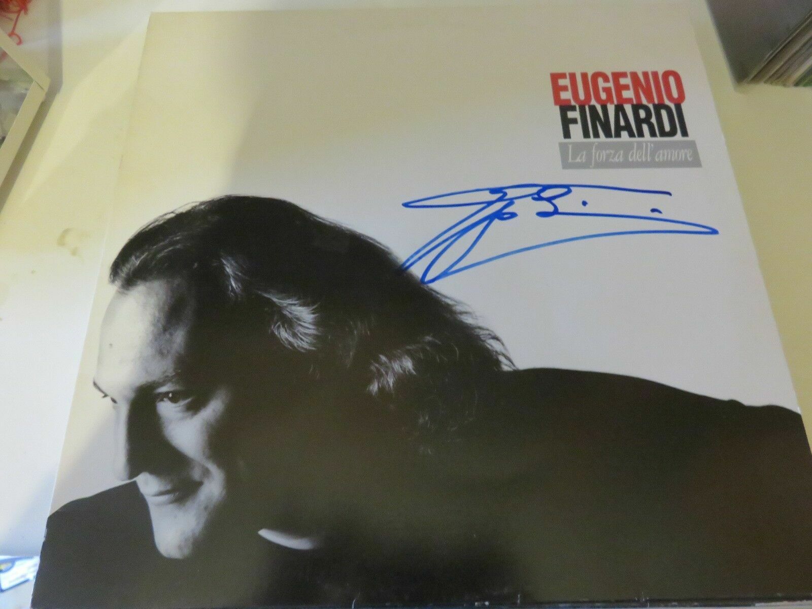 LP  LA FORZA DELL AMORE  di EUGENIO FINARDI, AUTOGRAFO ORIGINALE