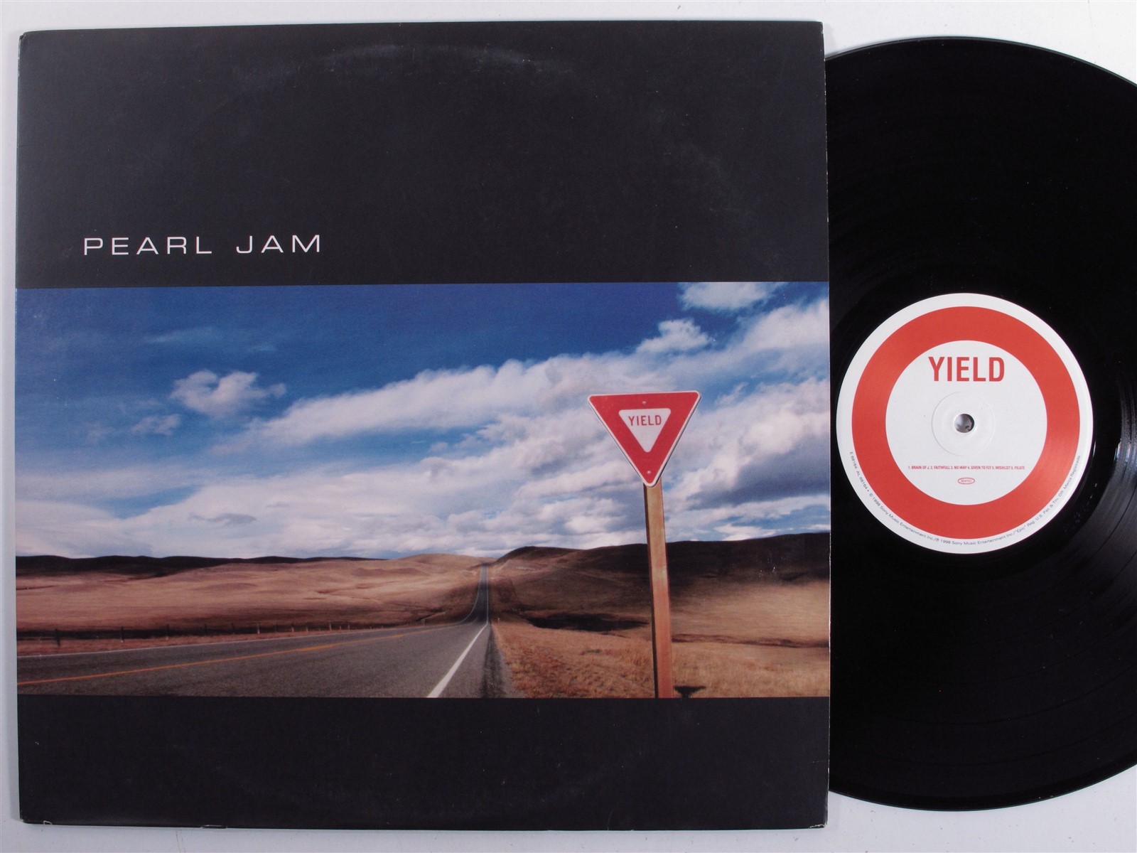 PEARL JAM Yield EPIC LP VG   die-cut cover with sticker x