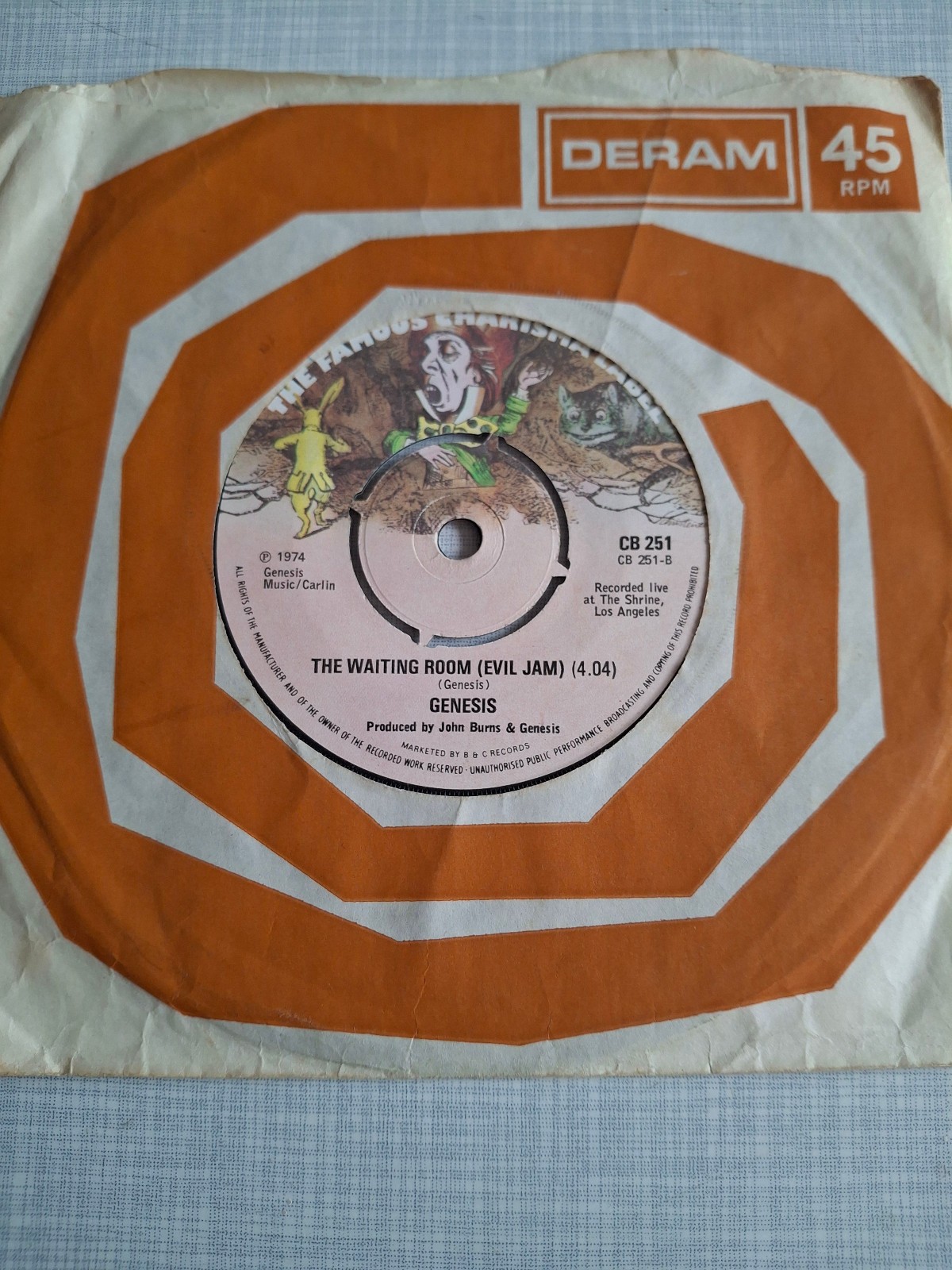 Genesis     The Carpet Crawlers/The Waiting Room 7  single uk 1975 VG 