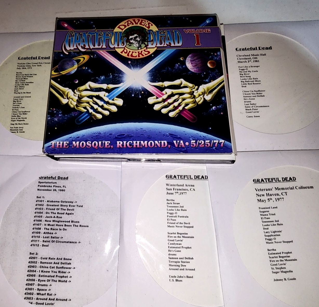 Grateful Dead Dave s Picks Volume 1 - SUPER MINT CDS   PACKAGING 3 HDCD MAY 1977